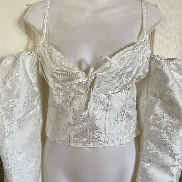 Lulus - Picture 5 of 8